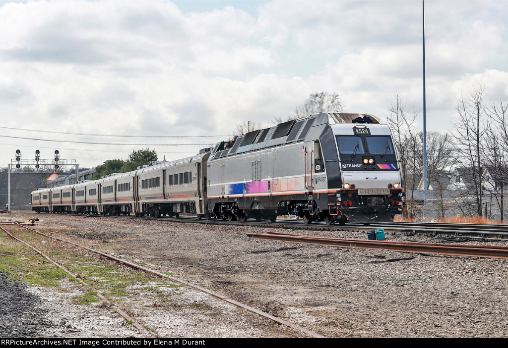 NJT 4524 on train 1111